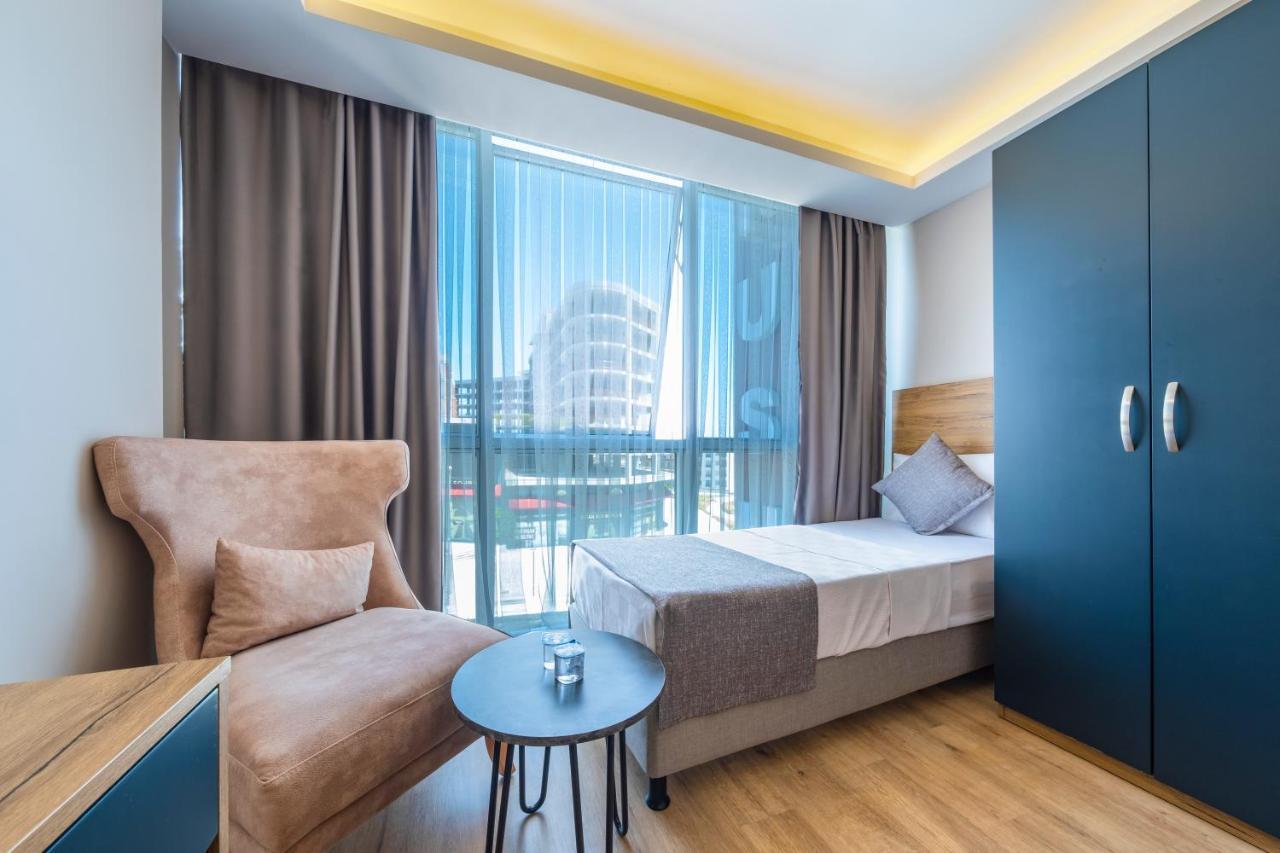 Rush Hotel Istanbul Bagian luar foto
