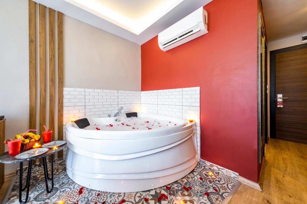 Rush Hotel Istanbul Bagian luar foto