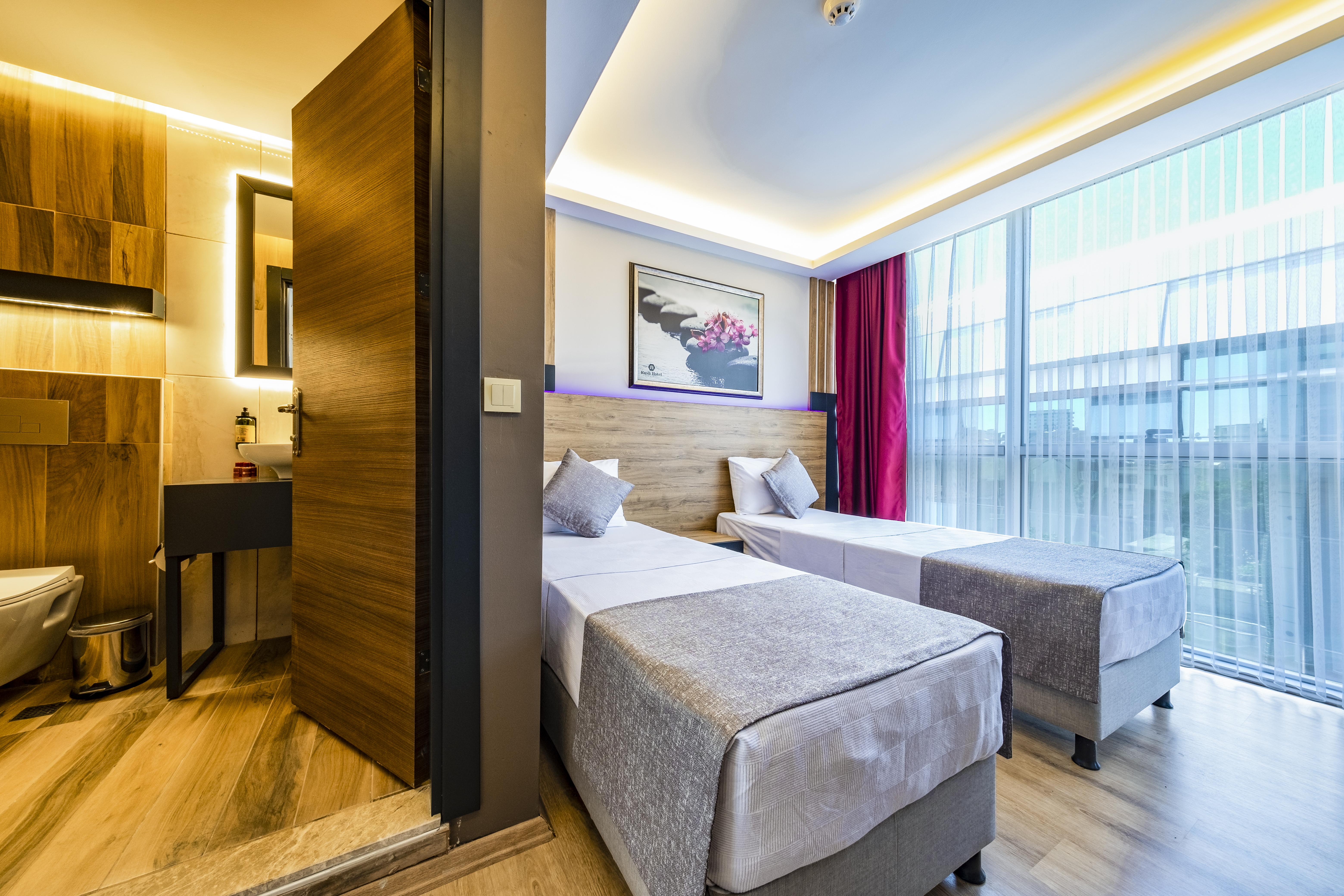 Rush Hotel Istanbul Bagian luar foto